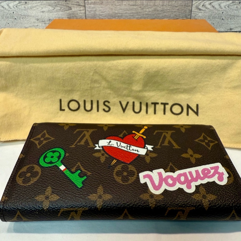 LOUIS VUITTON Monogram Travel Patches Sarah Wallet - Picture 13 of 14